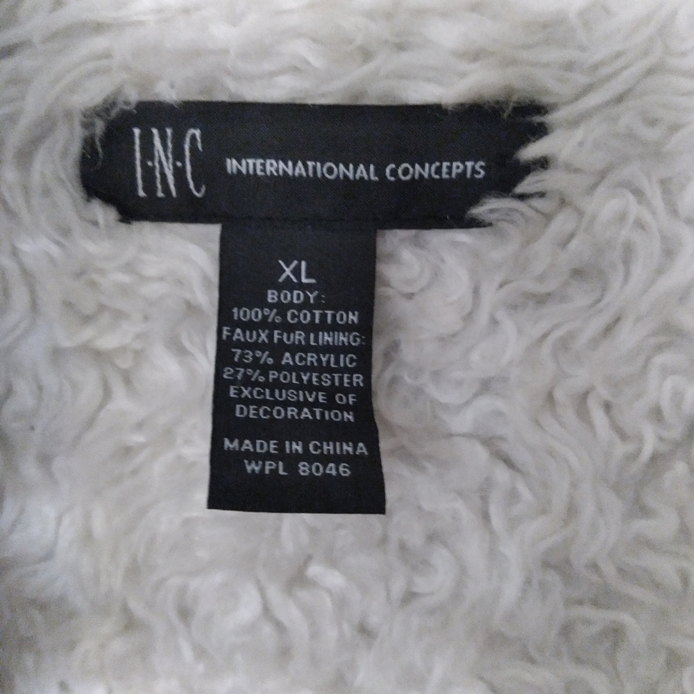 INC mens fuzzy sweater - Picture 2 of 7